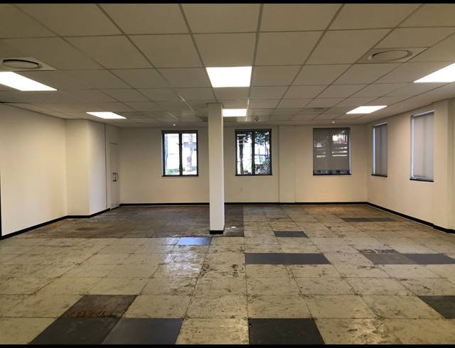 141M² OFFICE TO LET IN SANDHURST